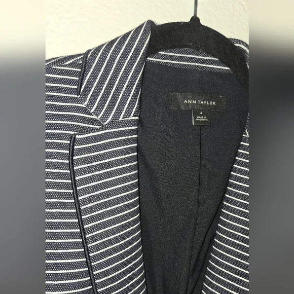Ann taylor size 4 blazers made in Indonesia. - Picture 3 of 7